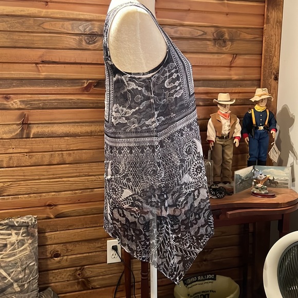 EUC One World Tank Top - Picture 4 of 11